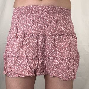 Hollister Women’s Pink White Floral Tiered Mini Skirt Smocked Waist Size S